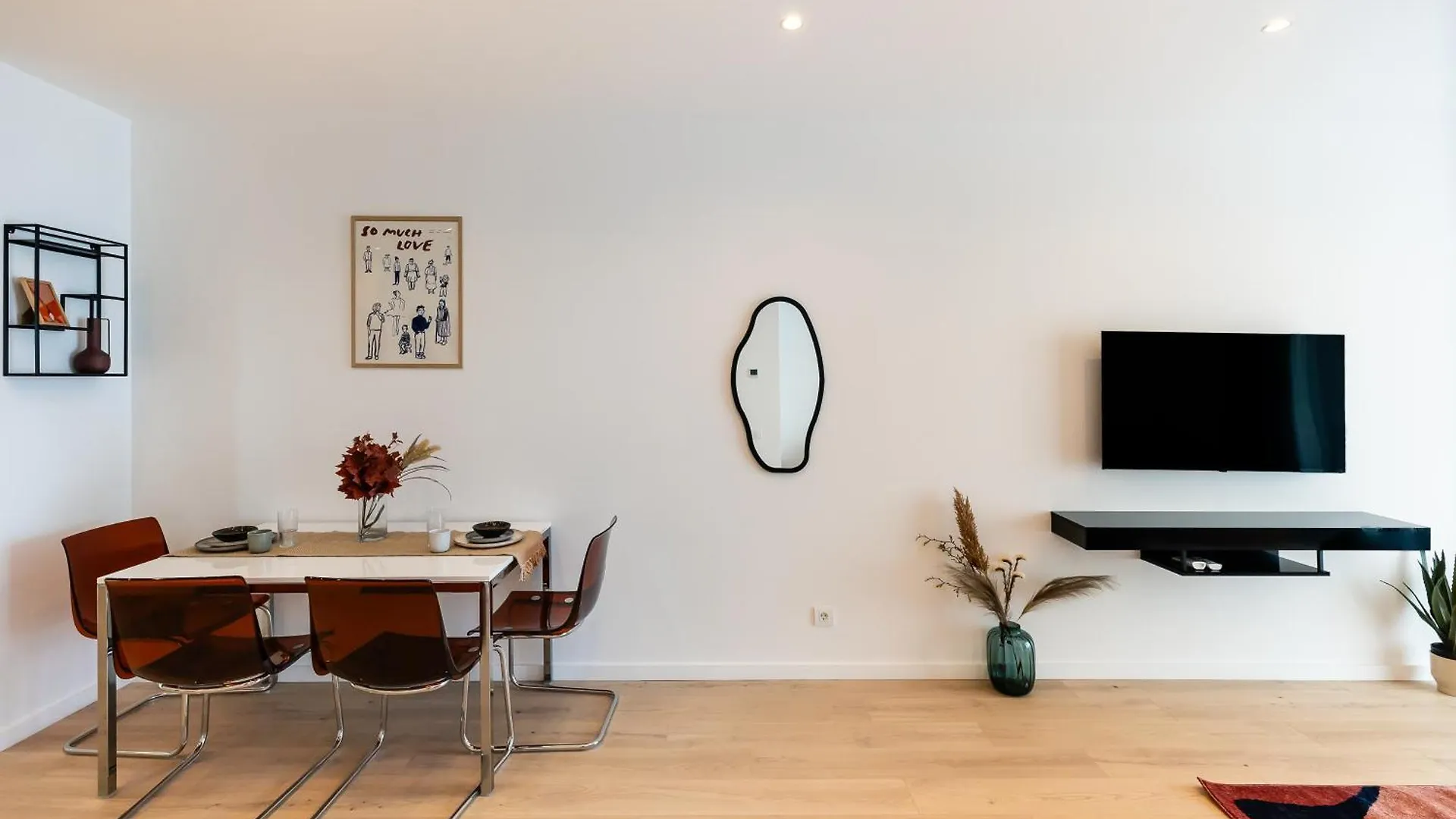 Apartment Roots Two - Tranquil Lakeview Escape With Balcony Bucharest